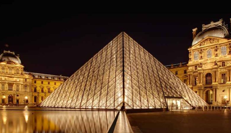 Destinasi Wisata Prancis Favorite Para Traveler - Perancis di kenal sebagai salah satu tujuan wisata yang romantis. Beribukota di Paris, setiap tahunnya tujuan wisata ini menjadi salah satu