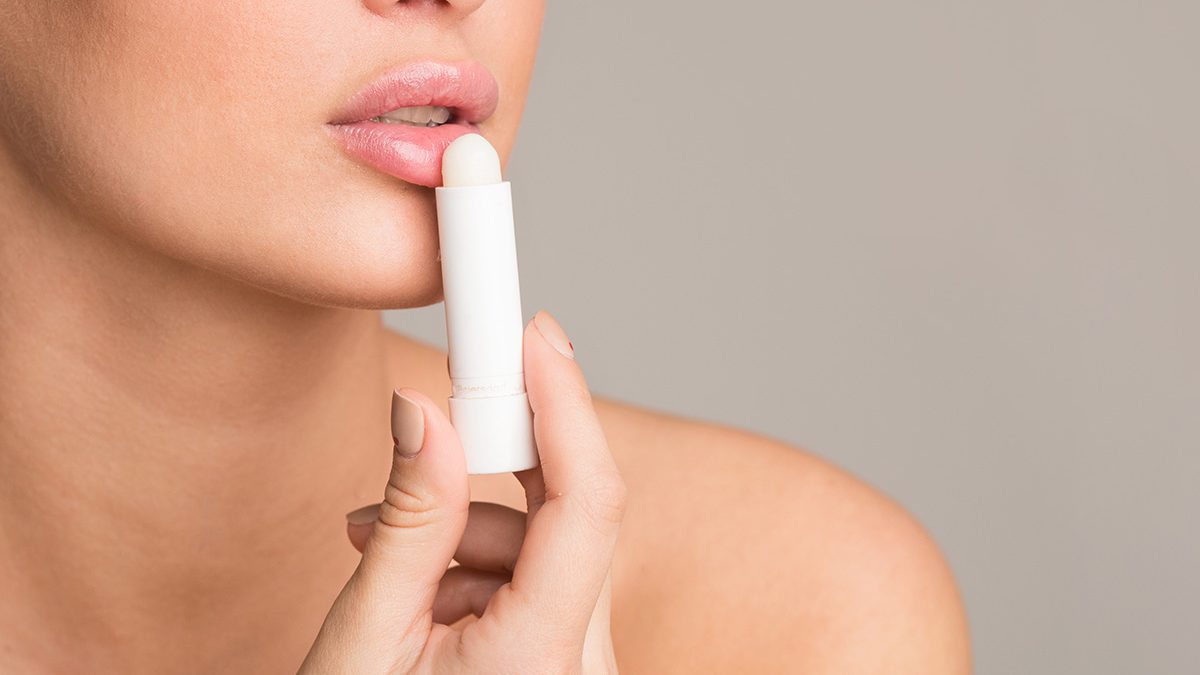 Tips Efektif fMerawat Bibir Tetap Sehat dan Lembab
